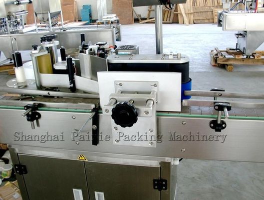 1 साइड स्वचालित लेबलिंग मशीन प्लास्टिक Botlle स्टीकर मशीन मशीन