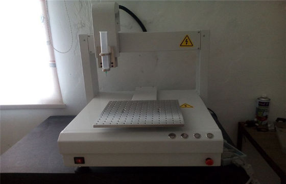 नई प्रकार वी.एस.-400 400 * 400cm उच्च परिशुद्धता 3 AXI स्वत: राल Dispenising रोबोट