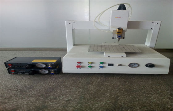 उच्च गति परिशुद्धता 3 एक्सिस गोंद वितरण मशीन AC110 220V 300W